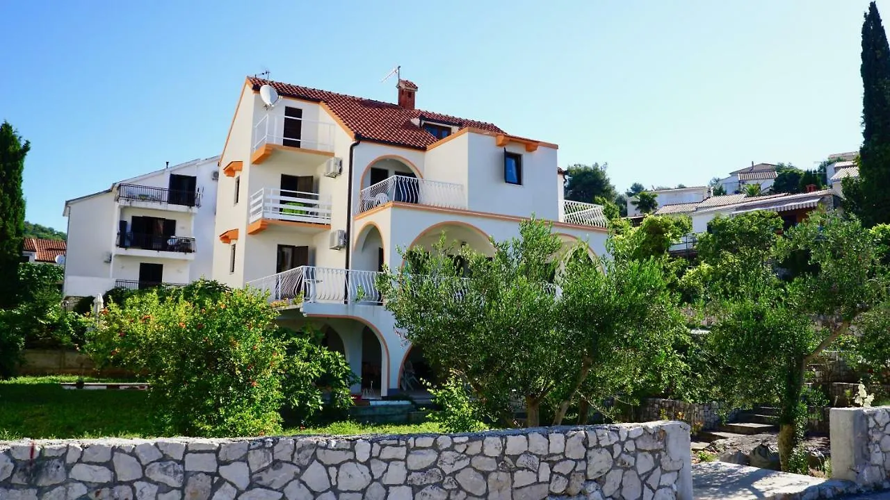 Apartmani Laura Trogir