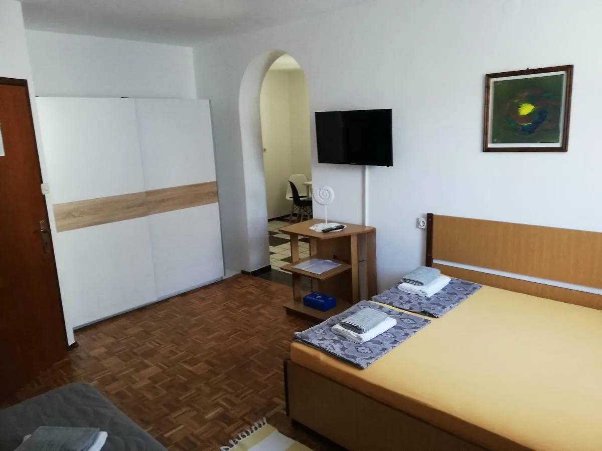 Apartmani Laura Trogir Croatia