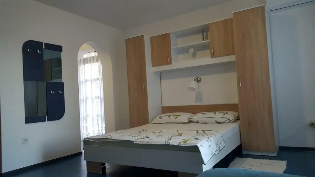 Apartment Apartmani Laura Trogir