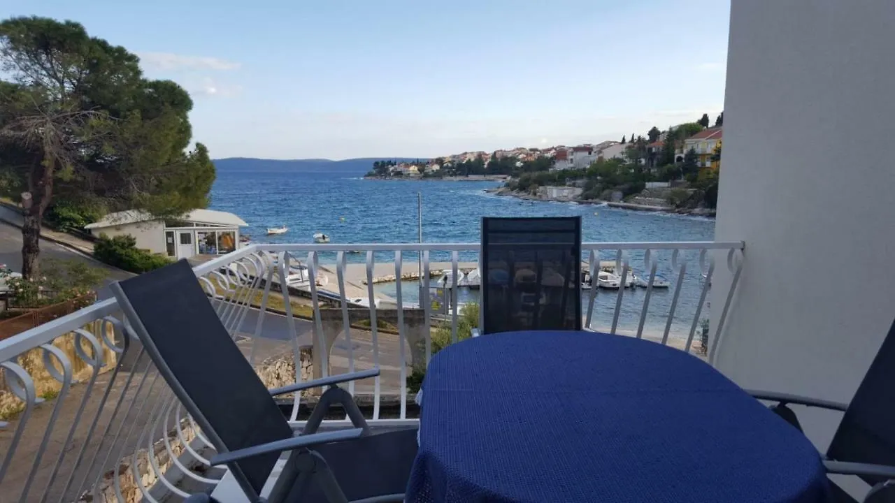 Apartment Apartmani Laura Trogir