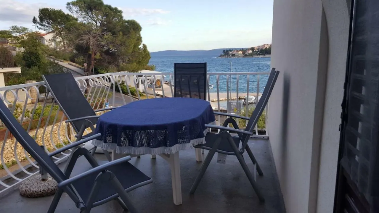 Apartmani Laura Trogir Croatia